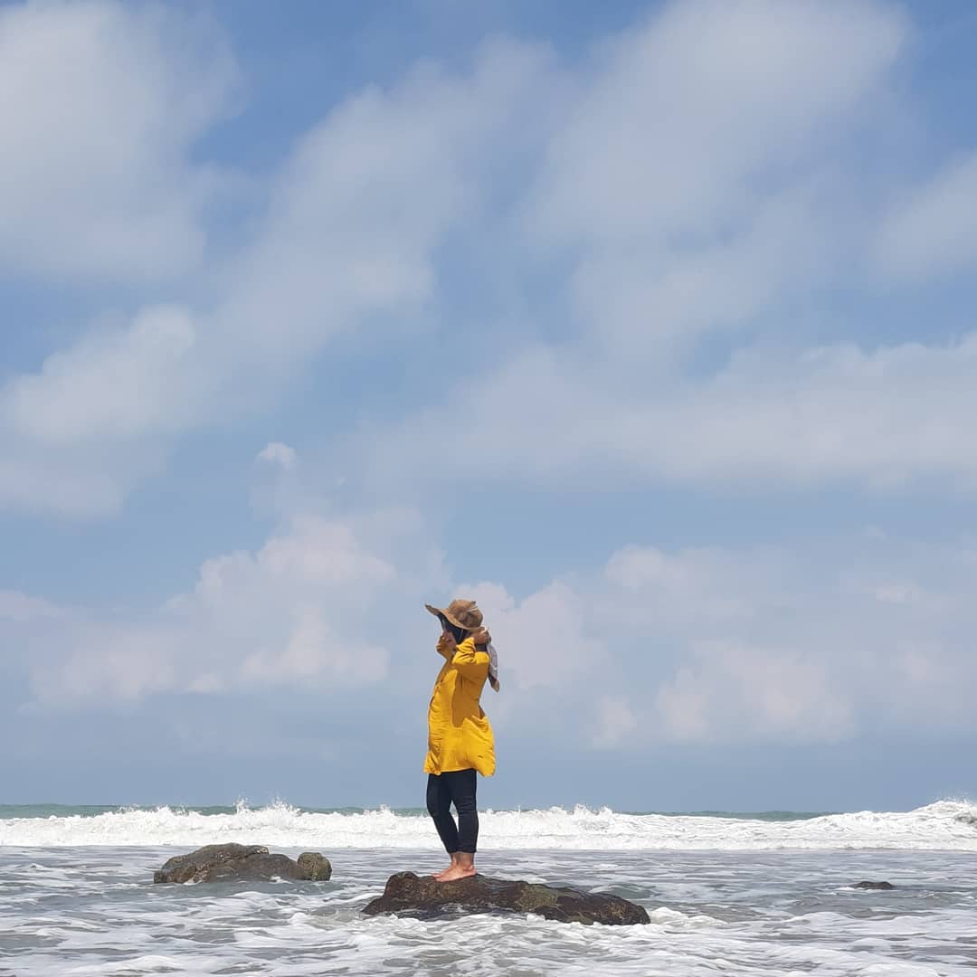 Spot Foto Menarik Pantai Watu Bale Spot Foto Menarik Pantai Watu Bale